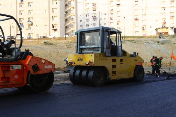 გ.აბაშვილის ქუჩაზე გზის ორფენიანი საფარი იწყობა