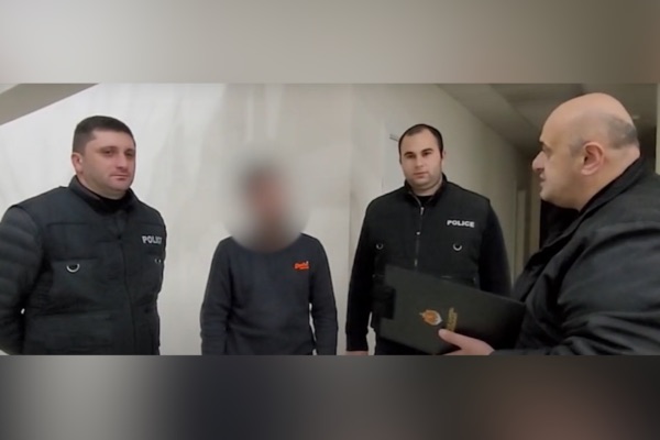 მცხეთა მთიანეთის პოლიციამ ძალადობისა და მუქარის ბრალდებით ორი პირი დააკავა