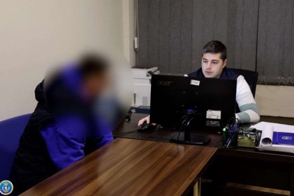 საგამოძიებო სამსახურმა კომერციული მოსყიდვისა და ყალბი დოკუმენტების დამზადება-გასაღების ფაქტზე ორი პირი დააკავა