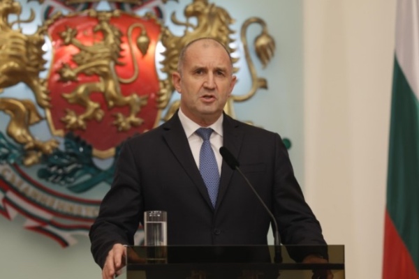 ბულგარეთის პრეზიდენტი რუმენ რადევი გადადგა