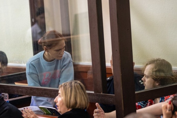 სასამართლომ ანასტასია ზინოვკინასა და არტემ გრიბულს 8,6 წლით თავისუფლების აღკვეთა მიუსაჯა