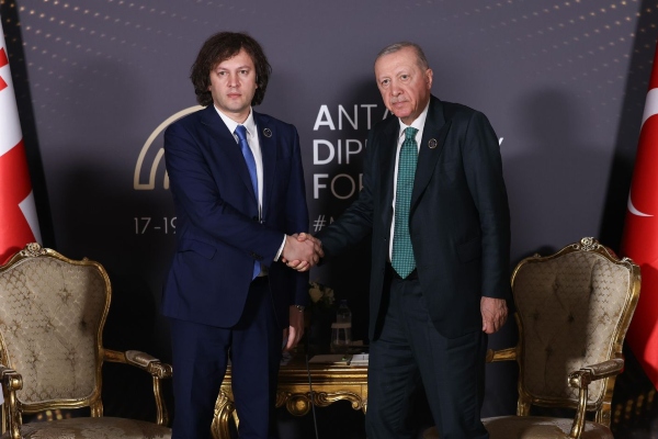 ირაკლი კობახიძე თურქეთის პრეზიდენტ რეჯეფ თაიფ ერდოღანს შეხვდა