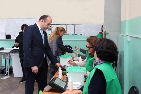 შინაგან საქმეთა მინისტრმა გეკა გელაძემ ადგილობრივი თვითმმართველობის არჩევნებში საკუთარი არჩევანი დააფიქსირა