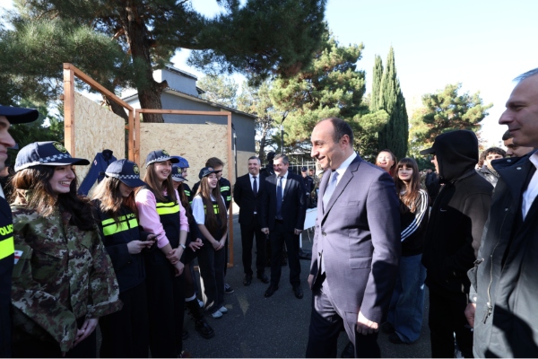 შინაგან საქმეთა სამინისტრო სკოლებში ახალ პროექტს - „პროფესია პოლიციელს“ იწყებს