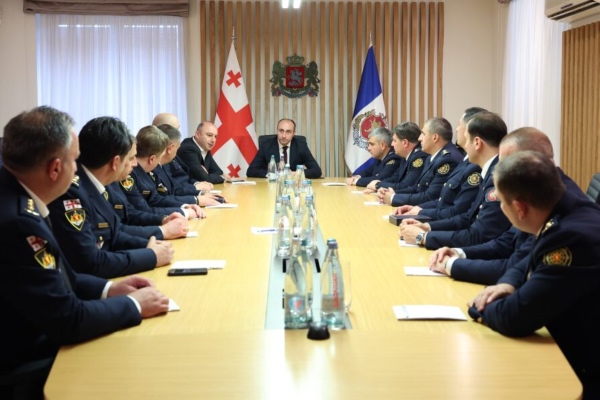 შინაგან საქმეთა მინისტრი გელა გელაძე პოლიციის დეპარტამენტების ხელმძღვანელებს შეხვდა
