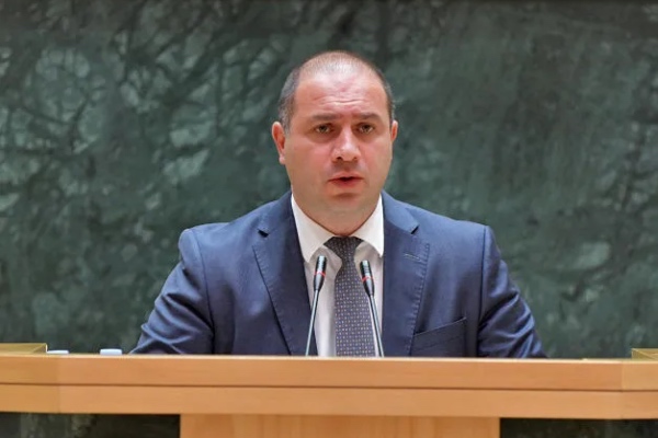 მნიშვნელოვნად მიგვაჩნია, სასკოლო პროცესში ავკრძალოთ მობილურების გამოყენება - გივი მიქანაძე