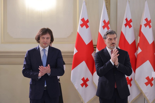 ვაჟ ხელბურთელთა ეროვნული ნაკრების წევრები პრეზიდენტმა ღირსების ორდენებით დააჯილდოვა