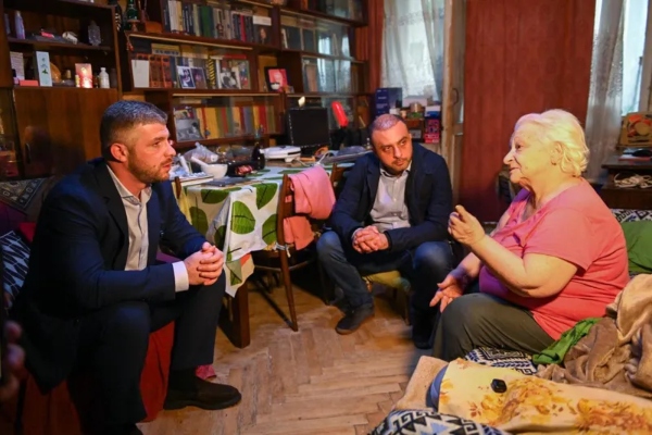 ირაკლი კუპრაძემ ისნის რაიონის მაჟორიტარობის კანდიდატ გიორგი სიორიძესთან ერთად შეხვედრები გამართა