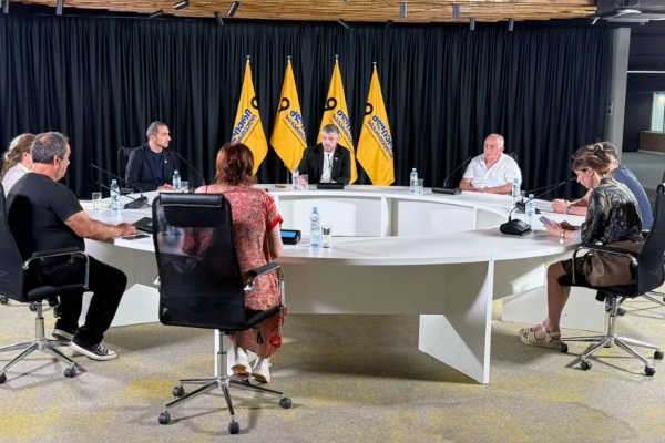 ირაკლი კუპრაძემ და ნიკა ჩერქეზიშვილმა მიუსაფარ ცხოველთა დამცველ მოქალაქეებთან შეხვედრა გაიმართეს