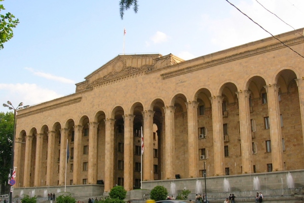 პარლამენტმა 2025 წლის სახელმწიფო ბიუჯეტის პროექტი დაამტკიცა