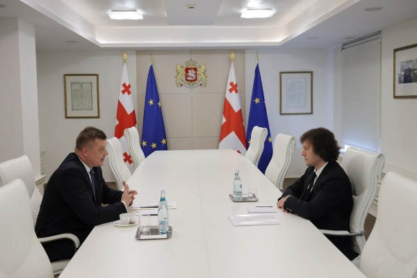 პრემიერ-მინისტრი ბელარუსის რესპუბლიკის საგანგებო და სრულუფლებიან ელჩს ნიკოლაი როგაშჩუკს შეხვდა