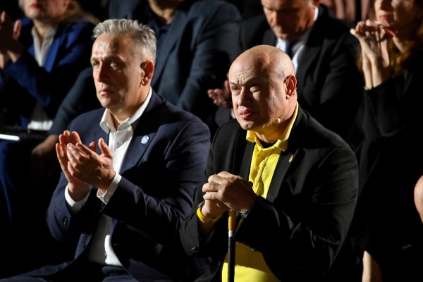 კოალიციამ „ძლიერი საქართველო - ლელო“ და პარტიამ „გახარია საქართველოსთვის“ ვაკის რაიონის მოსახლეობას, ვაკის მაჟორიტარი დეპუტატობის კანდიდატები - ვახტანგ სურგულაძე და ზაზა თავაძე წარუდგინეს