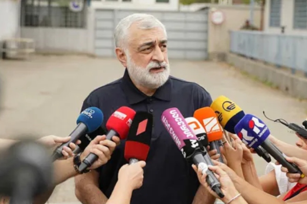 ის, რაც გააკეთა ე.წ. პრეზიდენტმა, არის ადამიანებით ვაჭრობა - მამუკა ხაზარაძე