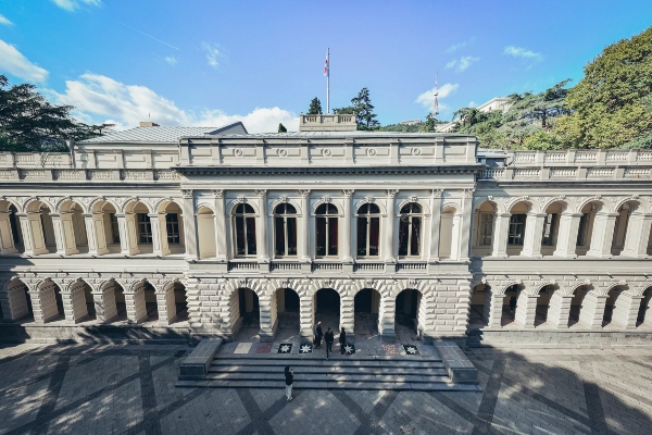 კახა კალაძემ განახლებული მოსწავლე-ახალგაზრდობის სასახლე გახსნა