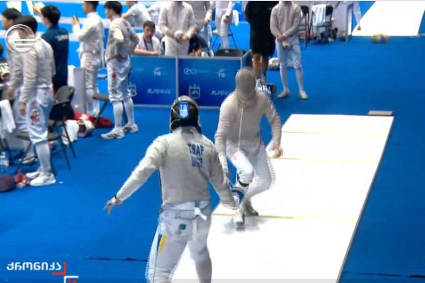 საქართველოს მოფარიკავეთა ნაკრებმა თბილისში მიმდინარე მსოფლიოს ჩემპიონატის გუნდურ შეჯიბრში უკრაინის ნაკრები 45:28 დაამარცხა და მერვედფინალში გავიდა