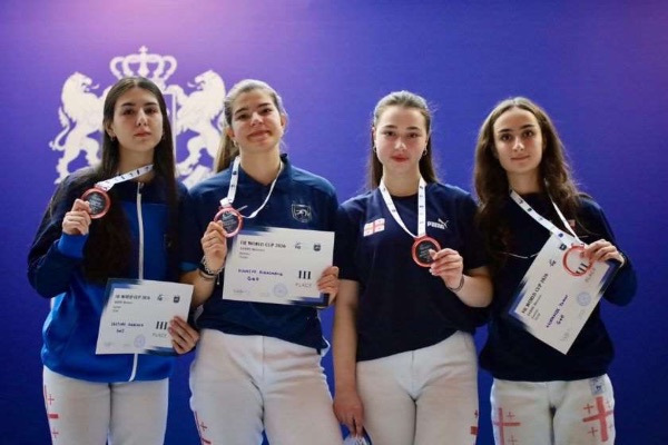 საქართველოს ხმლით მოფარიკავე გოგონათა ახალგაზრდული ნაკრები მსოფლიოს თასის ბრინჯაოს პრიზიორია